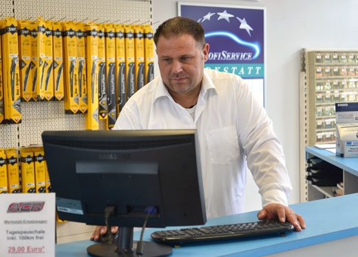 ACR Autoteile GmbH – legt Wert auf Beratung bei Kfz Reparaturen ACR Autoteile GmbH - legt Wert auf Beratung bei Kfz Reparaturen